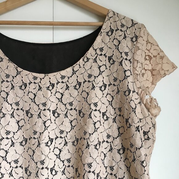 Champagne Pink Floral Lace Short Sleeve Top - Picture 4 of 15